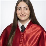 Profesora de educación primaria recién graduada ofrece clases particulares